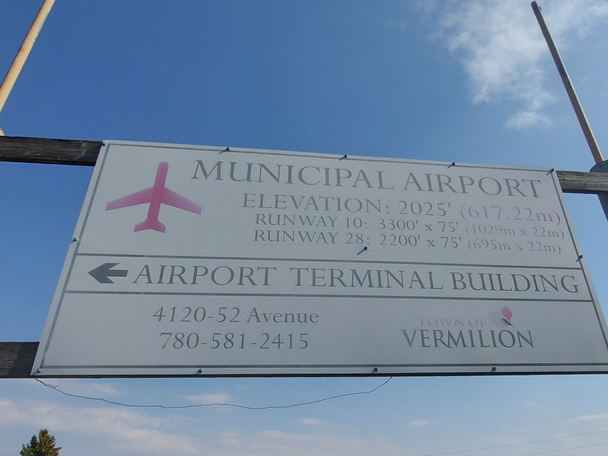Refurbishing the Airport&nbsp;Sign