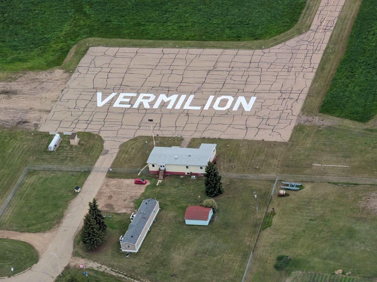 Painting The Airport&nbsp;Lettering